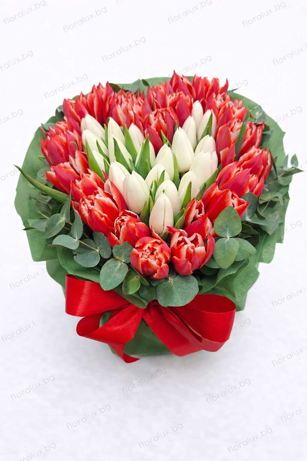 Букет „Heart of Love“ – Лалета във форма на сърце