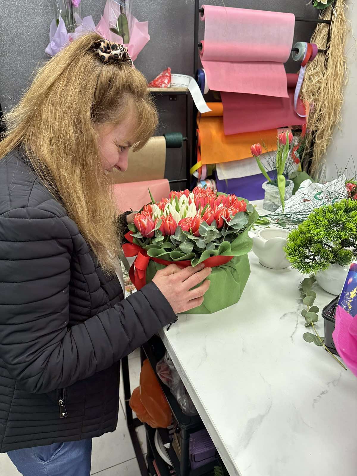 Букет „Heart of Love“ – Лалета във форма на сърце - Image 5