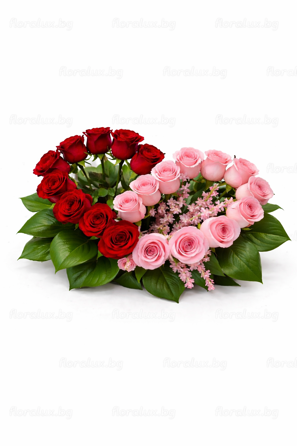 Аранжировката Сърце от рози Амон