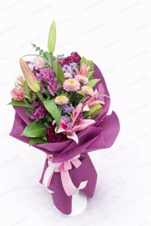 Пролетен букет Лилава елегантност