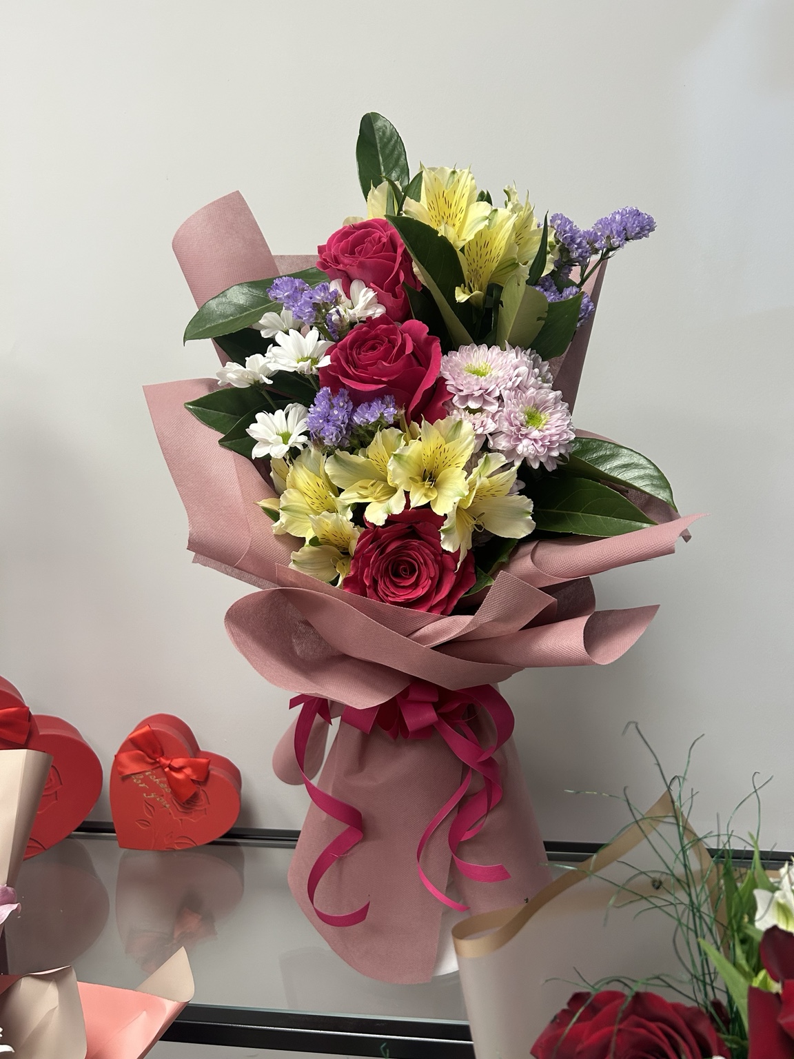 Букет Пролетна елегантност - Image 5